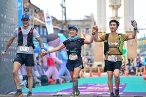 BIB: 5141, 5134, 5075, 
                            <button type="button" onclick="openModal(24884675)" class="btn btn-primary btn-sm float-right btn-popup" data-toggle="modal" data-target=".modal-high-quality">
                        <i class="fas fa-shopping-cart"></i> Add to Cart
                    </button>
                                            <button type="button" onclick="isThisMe(24884675, true)" class="btn btn-success btn-sm float-right btn-popup btn-isme hidden" data-toggle="tooltip" data-placement="bottom" title="นี่คือรูปของคุณใช่ไหม คลิกที่นี่เพื่อเอาเข้าอัลบั้ม">
                        <i class="fas fa-plus"></i> Add to album
                    </button>
                    <button type="button" onclick="isThisMe(24884675, false)" class="btn btn-warning btn-sm float-right btn-popup btn-isnotme hidden">
                        <i class="fas fa-ban"></i> Remove from album
                    </button>